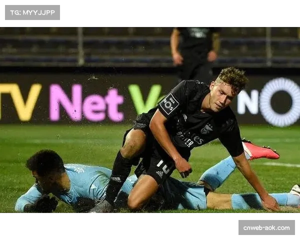 EHF欧洲杯：格兰纳斯下半场发力，主场击败本菲卡晋级在望。